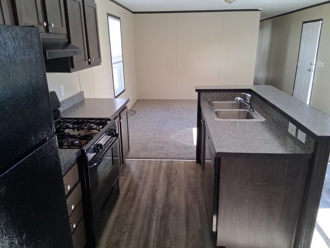 Photo - 6040 Georgia