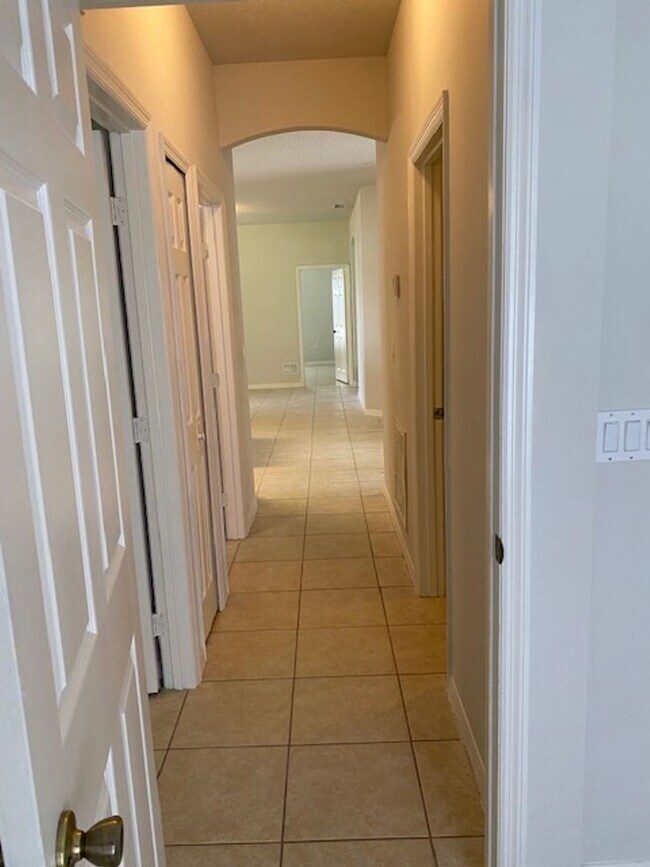 Photo - 4/2/2 With screened in porch in Indian Trails area!