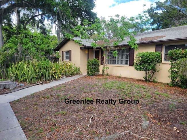 Photo - Spacious 2 Bed/ 1 Bath Triplex Apt. Trash and Lawn Included!