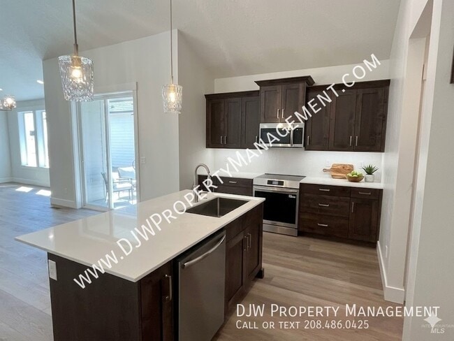 Photo - 300 E Mayfield Rd