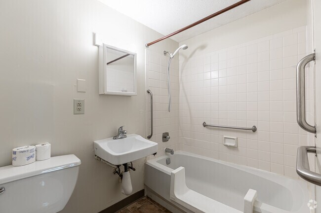 1BR, 1BA - Bathroom