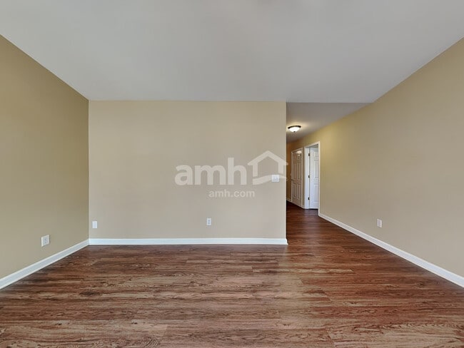 Photo - 1867 Longmont Dr