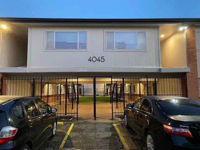 Building Photo - 4045 W Bellfort Ave Unit 1 Rental