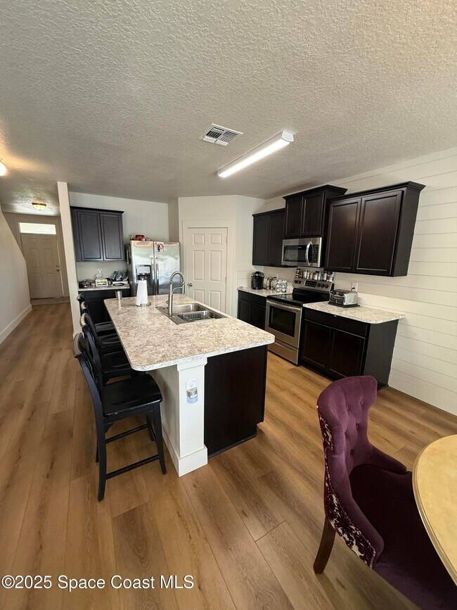 Photo - 1120 Swiss Pointe Ln