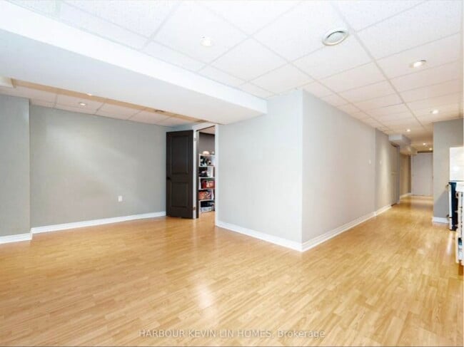 Photo - Basement Apartment in Maple, ONT Unit Basement Apartment