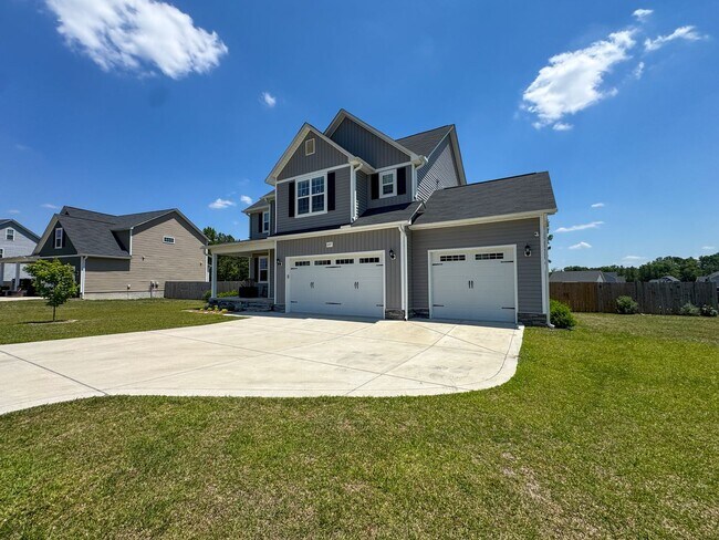 Photo - Stunning 4 Bed 2.5 Bath Home in Cameron with Fenced Yard