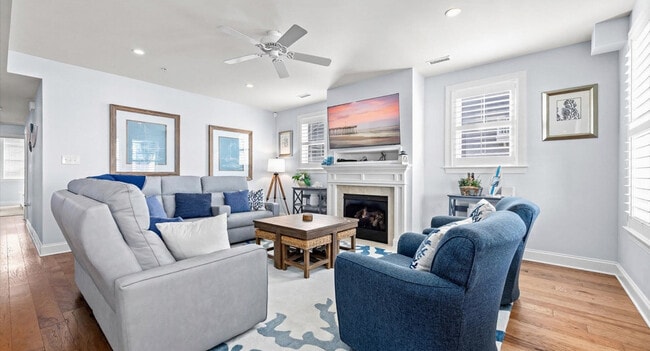 Photo - 701 E 8th St Unidad ID1377379P