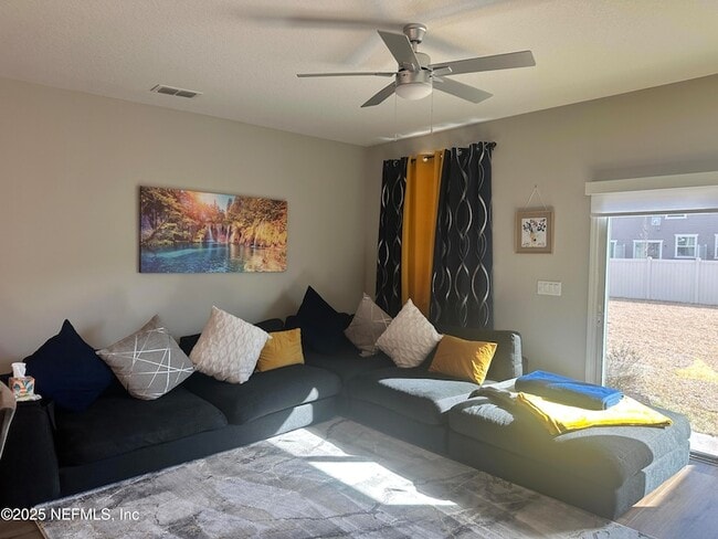 Photo - 9804 Fiddleback Ln