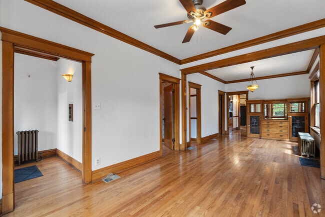Building Photo - 928 W 32nd St Rental