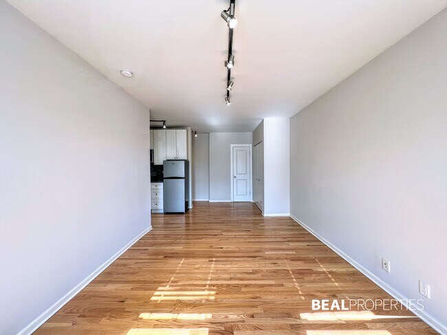 Photo - 2834 W Palmer St Unit Studio