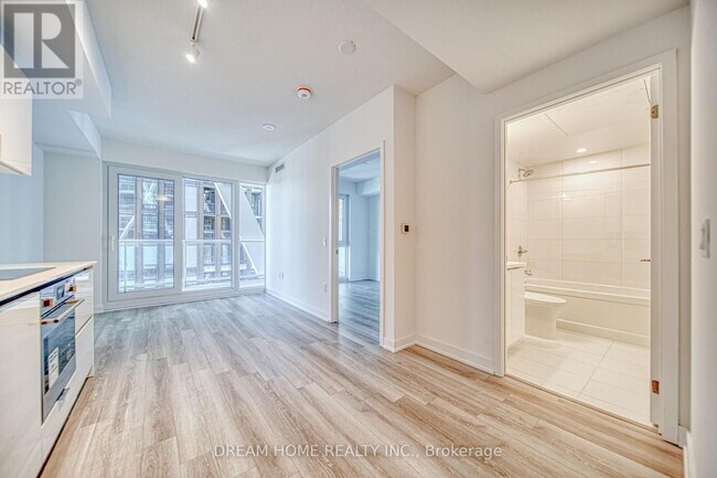Photo - 230 Simcoe St Unit 1921