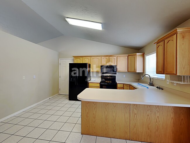 Photo - 326 S 1530 E