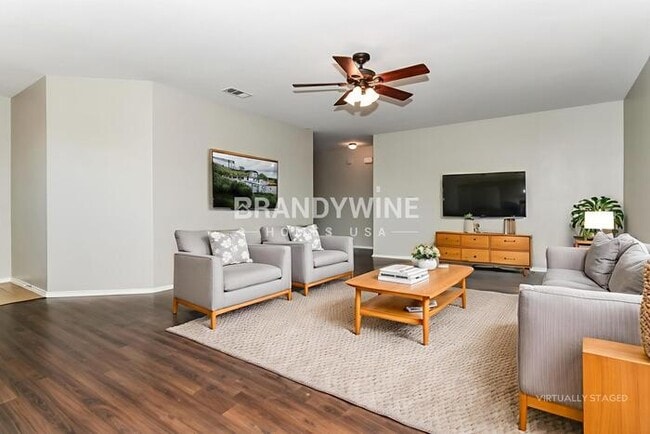 Photo - 411 Silver Leaf Dr