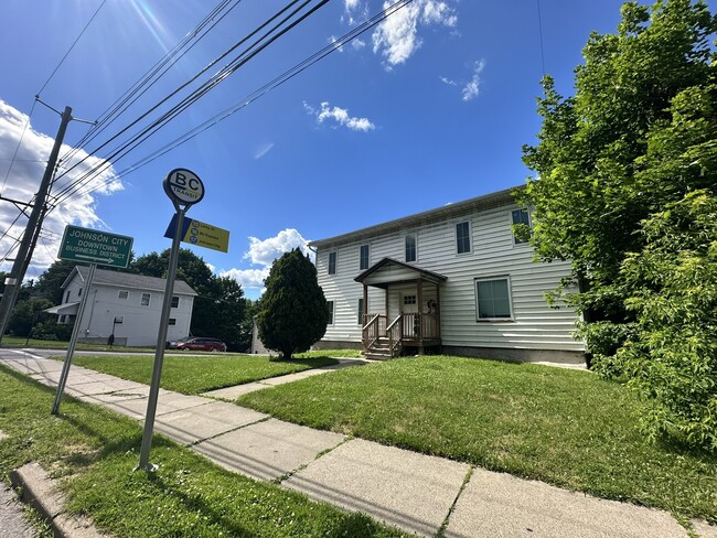 Photo - 145 Floral Ave Unit 4