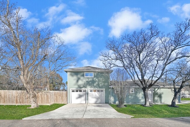Photo - 1301 Avenue I