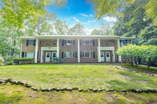 Building Photo - 88 Poplar St