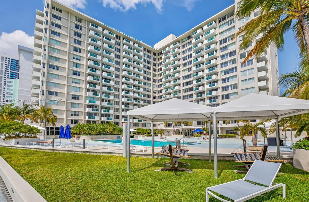 Photo - 1200 West Ave Condo