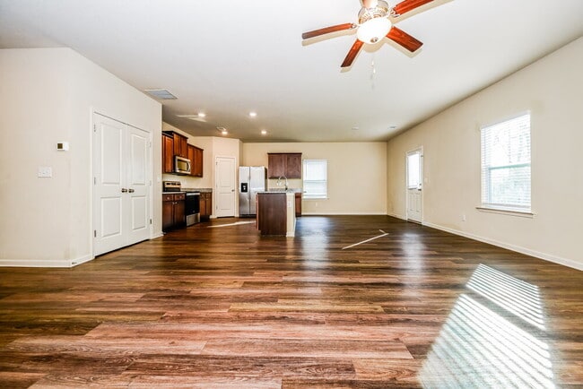 Photo - 532 Moline Way