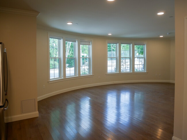 Photo - 39 Herrick Rd