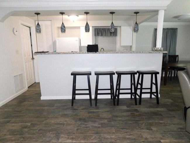 Photo - 1367 Elmbank Way