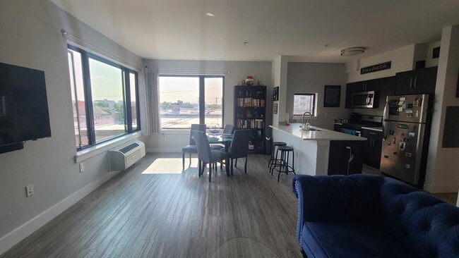 Photo - 5711 Washington St Unit 301