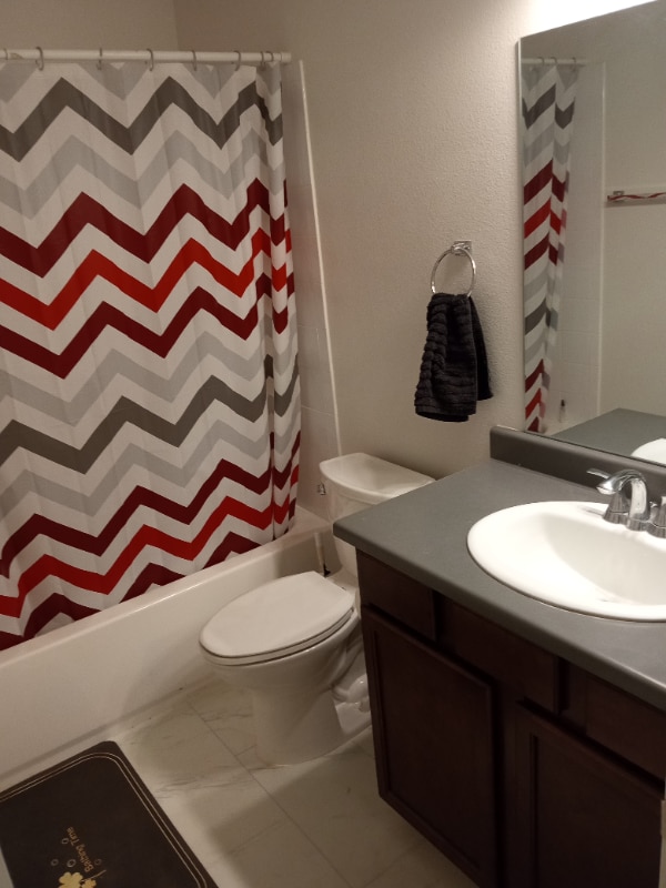 Photo - 3005 St George St