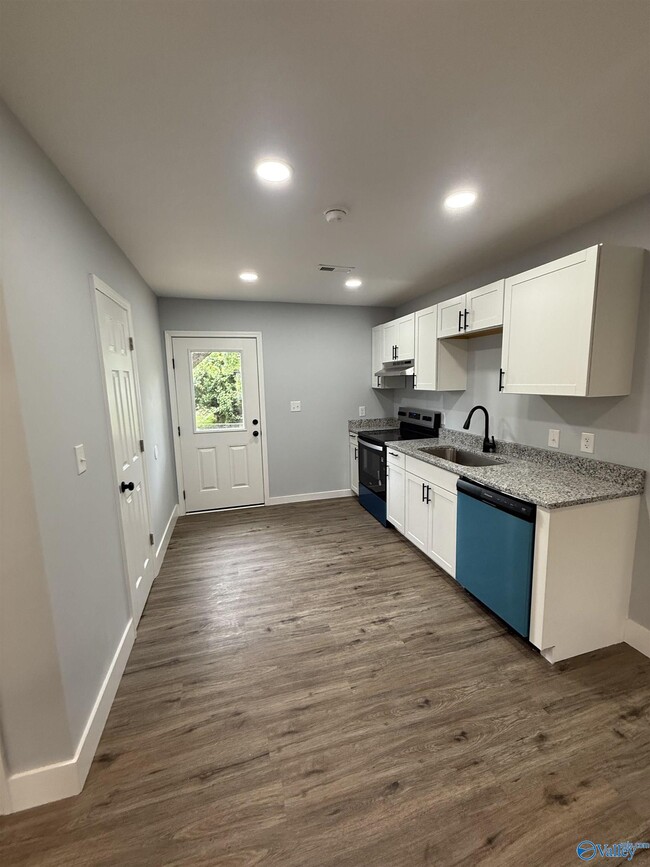 Photo - 3913 Pine Ave SW