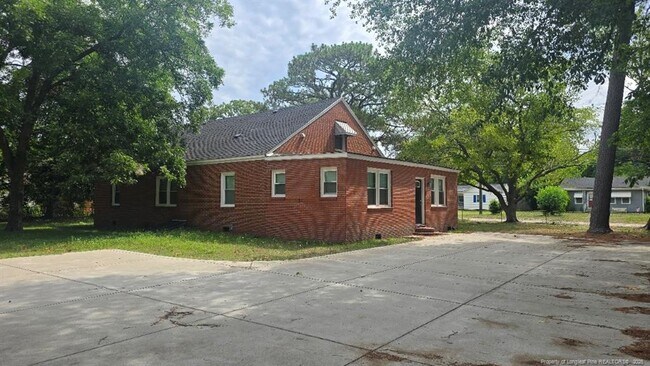 506 Roxie Ave