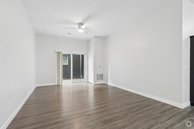 1BR, 1BA - 930SF - Living Room