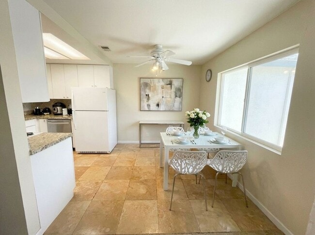 Photo - NOK Unidad 4464 Noyes Street #2