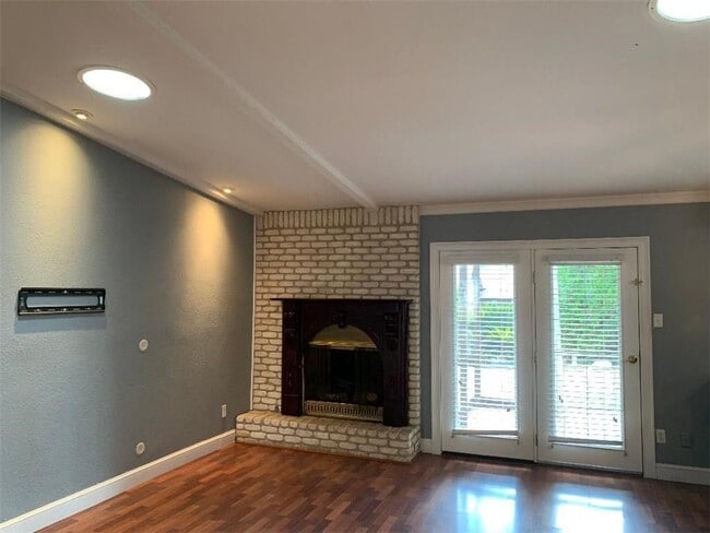 Photo - 201 Starbright Dr