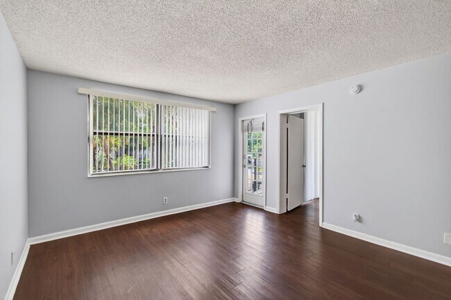 Photo - ONE BEDROOM ONE BATHROOM! WATERFRONT COMMUNITY!! W/D! Unit 24