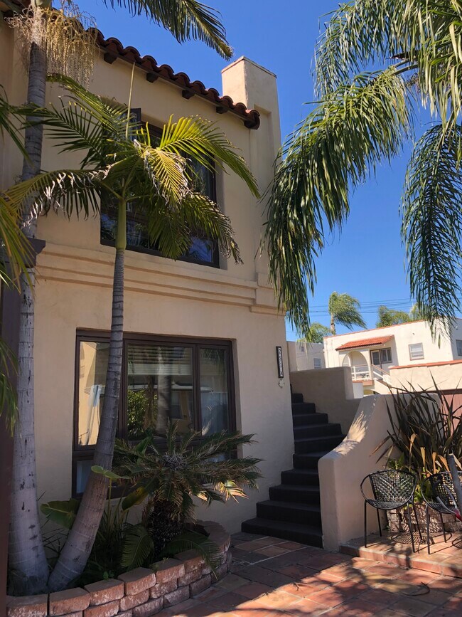 Photo - 253 Covina Ave Unit Downstairs - Duplex