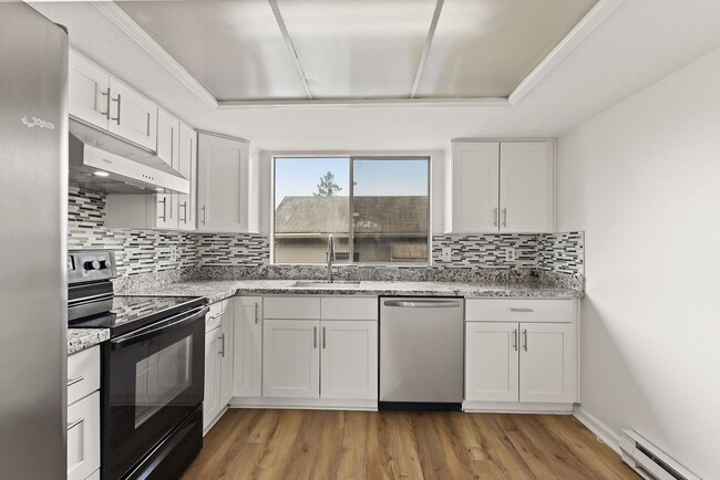 Photo - Charming 4 Bedroom 2 Bath single family house in Columbia City