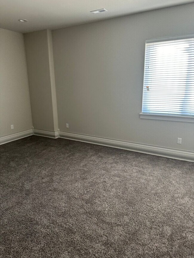 Photo - AWESWOME LAKE FRONT UNIT