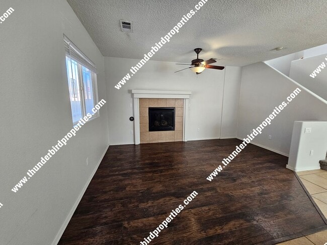 Photo - 4 Bedroom - 2.5 Bathroom - 2 car garage