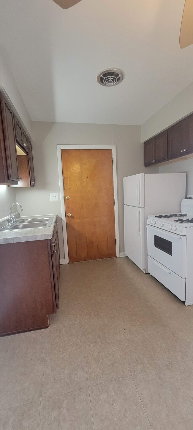 Maple Crossing Apartments Villa Park, IL