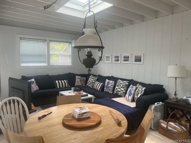 Photo - 57 Juniper Ave