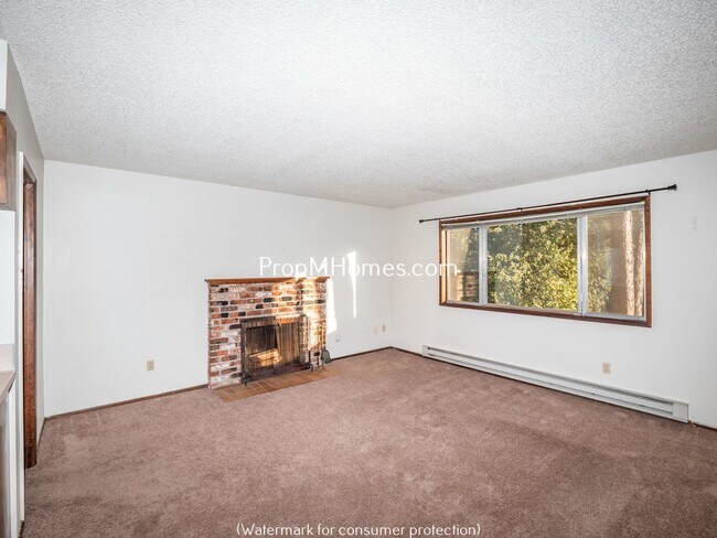 Cozy Unit in the Heart of SE – Deposit Spe... - Cozy Unit in the Heart of SE – Deposit Spe... Unidad 3753 SE Salmon Street 1