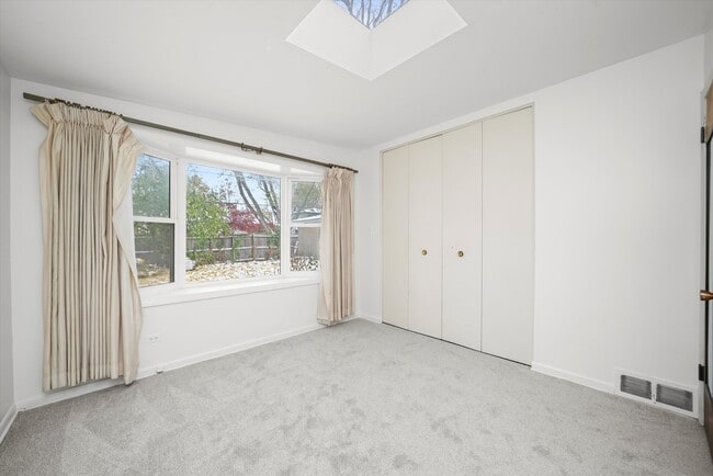 Photo - 400 Locust Rd