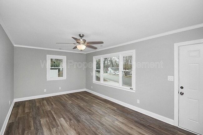 Photo - 604 Westwood Cir
