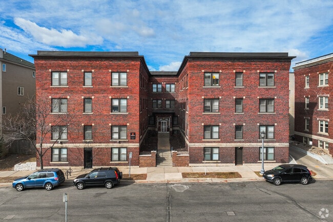 1810-1812 Bryant Ave S