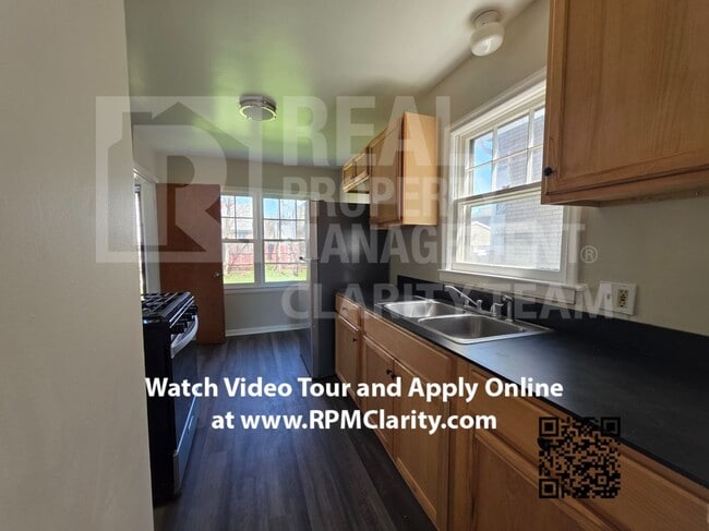 1718 Giant St