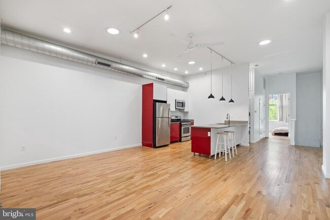 Building Photo - 1215 N Hancock St Rental