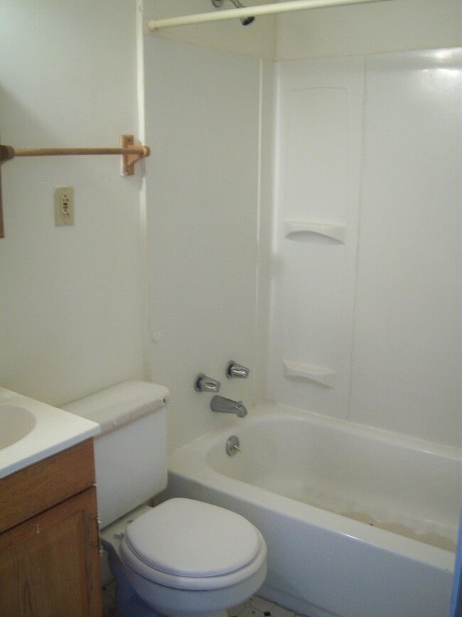 Photo - $995 / 2br - Jennings 2 Bedroom Home for r...