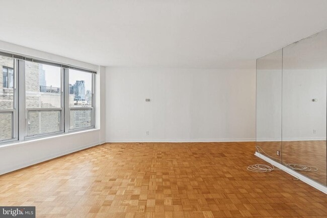 Building Photo - 224 W Rittenhouse Square Unit 3004