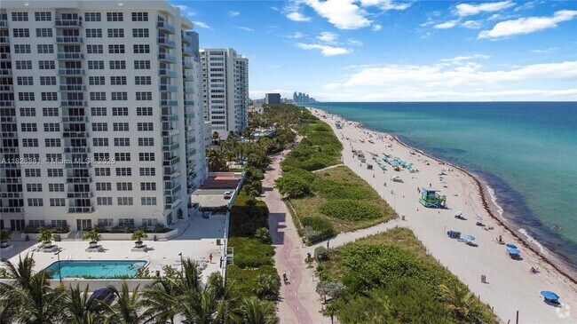 Building Photo - 6917 Collins Ave Unit 622 Rental