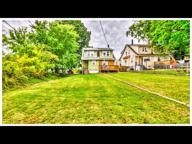 Photo - 422 Walcott Rd