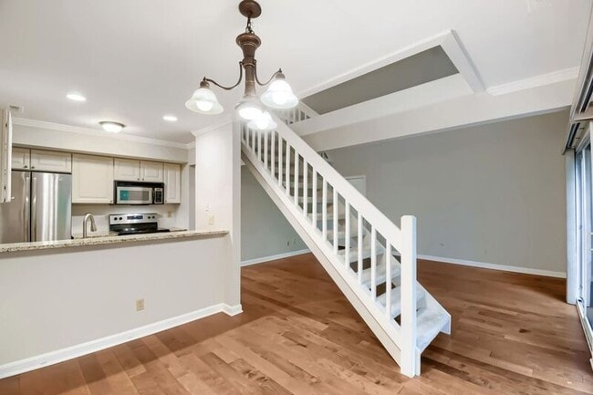 Photo - 1585-B Arlington Ave