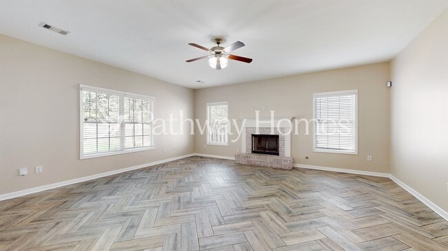 Photo - 3420 Gardenside Dr SW